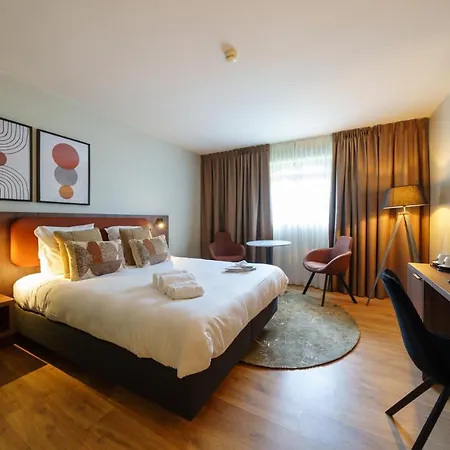 Les Jardins De La Molignee 4*