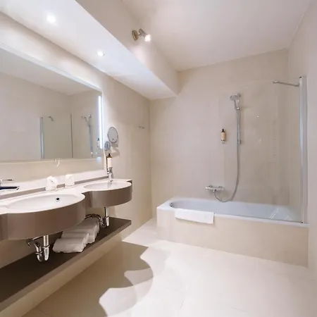 Les Jardins De La Molignee Ξενοδοχείο Ντινάντ