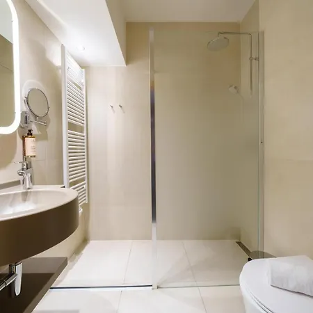 Les Jardins De La Molignee 4*