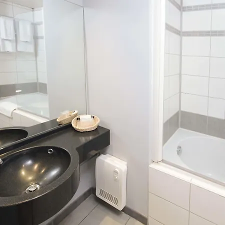 Hotel Les Jardins De La Molignee 4*