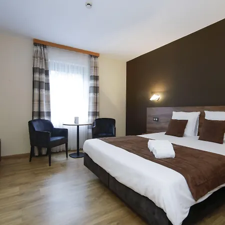 Les Jardins De La Molignee 4* Dinant