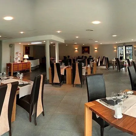 Les Jardins De La Molignee Otel 4*