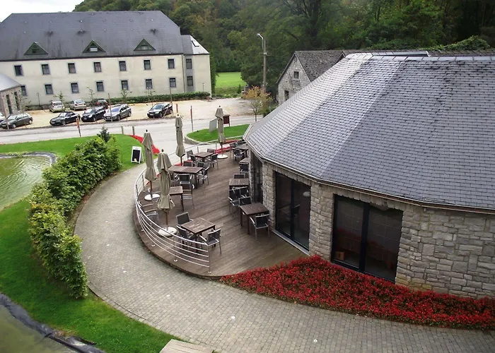 Les Jardins De La Molignee Отель